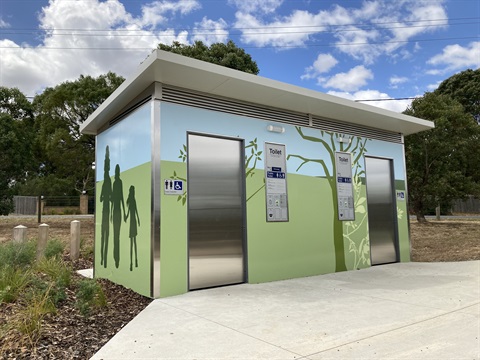 Public Toilet 