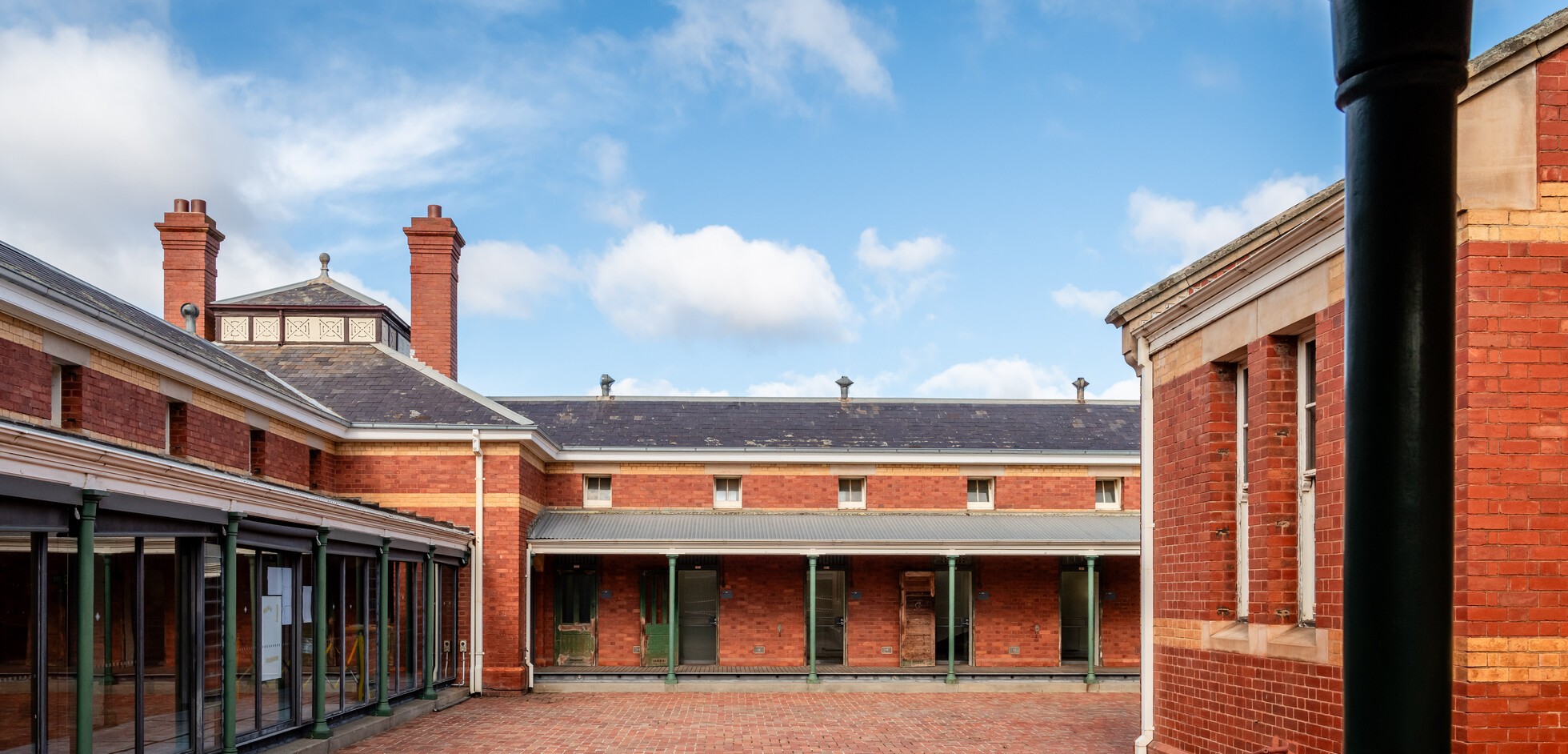 Artrise building at Jacksons Hill